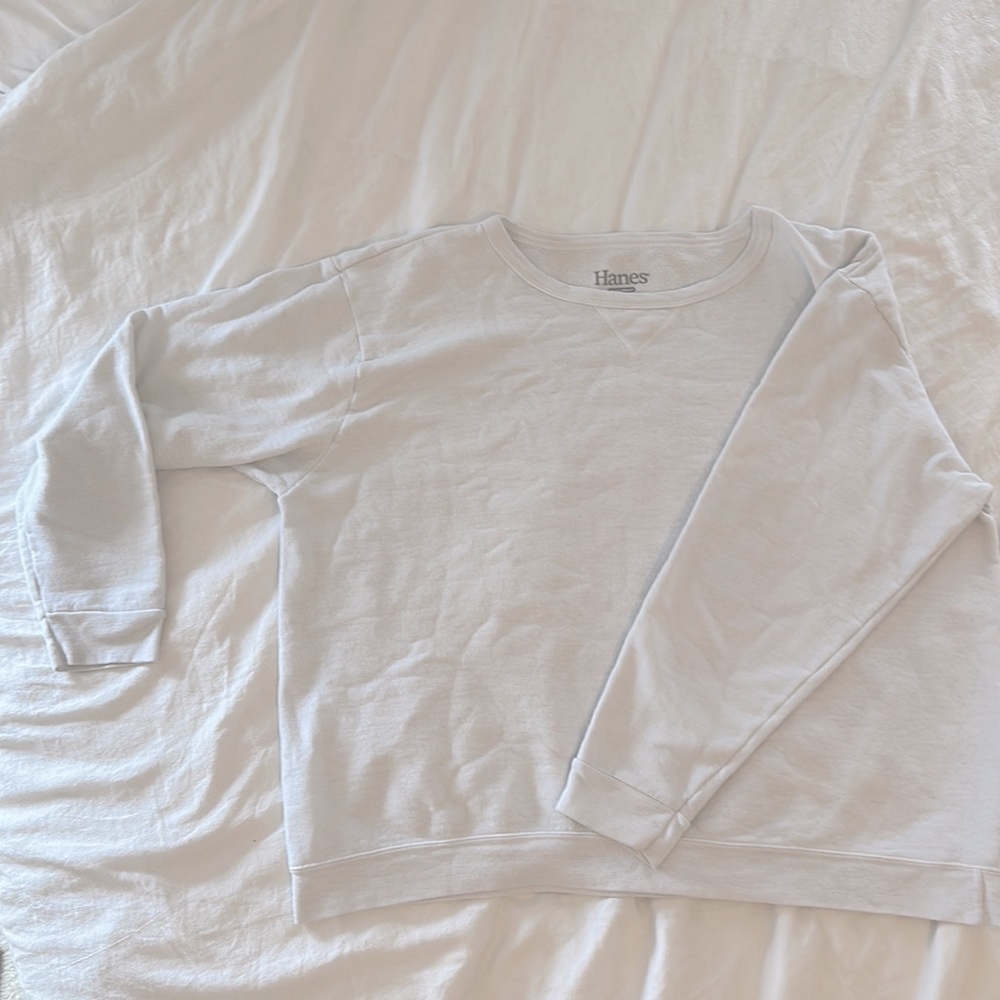 Basic white crew neck